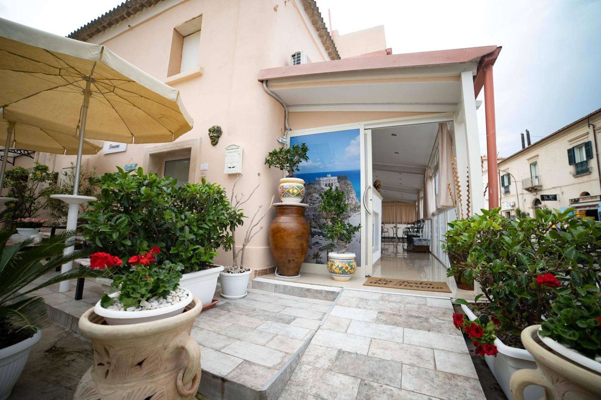 Bed and Breakfast La Perla Del Tirreno Тропеа Екстер'єр фото